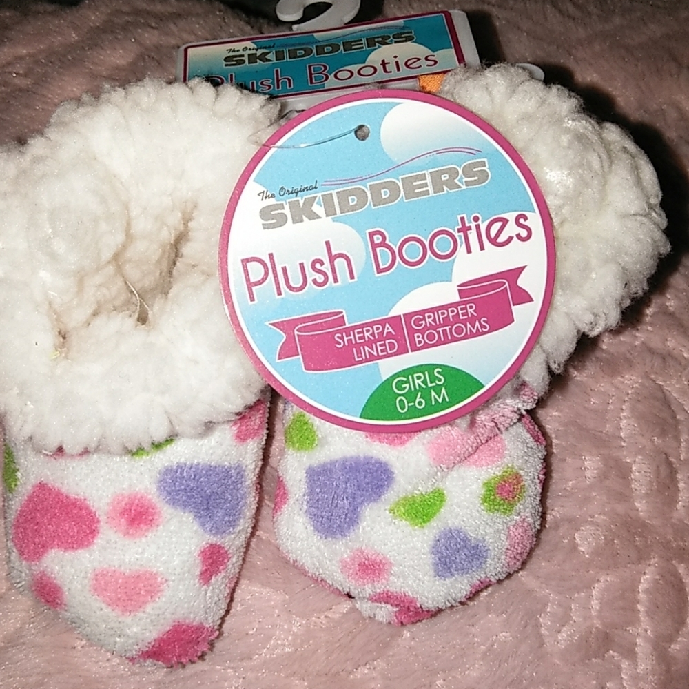 "Skidders" Sherpa Lined Plush Heart Booties